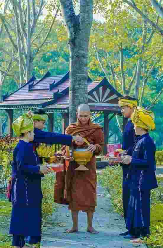 ဗုဒ္ဓဘာသာ ကို ယုံကြည်ကိုးကွယ်‌သောပအိုဝ်းတိုင်းရင်းသား